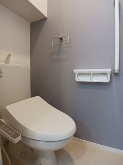 【トイレ】 清潔感のあるトイレです