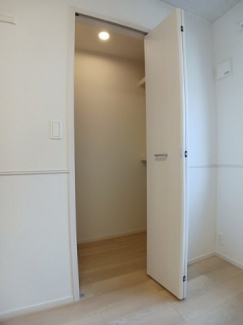 【収納】 こまごまとしたものを収納できそうですね