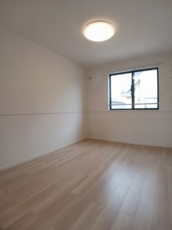 【内装】 明るい室内です