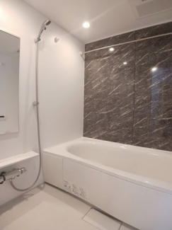 【風呂】 落ち着いた空間のお風呂です