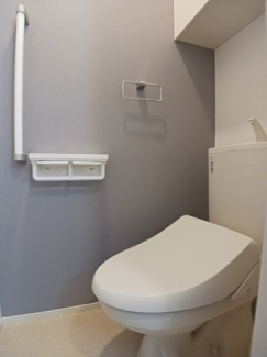 【トイレ】 コンパクトで使いやすいトイレです