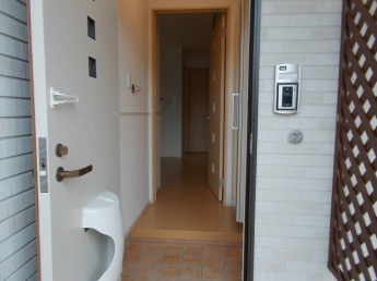 【玄関】 毎日通る玄関はこちらです