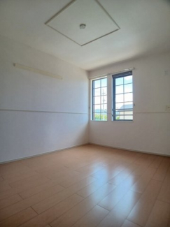 【内装】 内装は落ち着いています