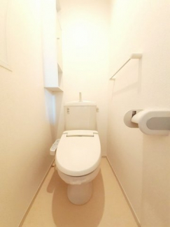 【トイレ】 ゆったりとした空間のトイレです