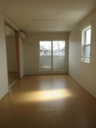 【居間・リビング】 ゆったりとした居間です