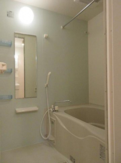 【風呂】 落ち着いた空間のお風呂です