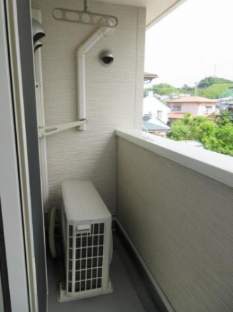 【バルコニー】 バルコニーからの眺めを楽しみながら食事をしませんか