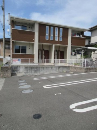 【駐車場】 駐車場完備です