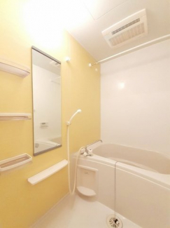 【風呂】 落ち着いた空間のお風呂です