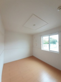 【内装】 内装は落ち着いています