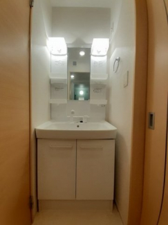 【洗面所】 コンパクトで使いやすい洗面所