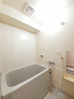 【風呂】 コンパクトで使いやすいお風呂です