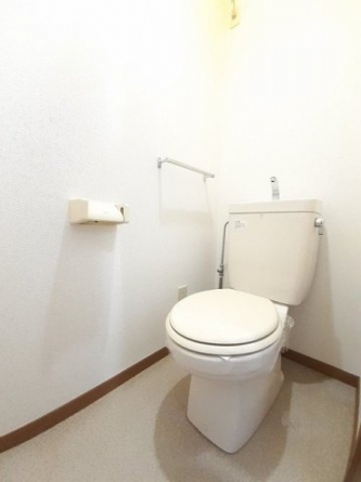 【トイレ】 清潔感のあるトイレです