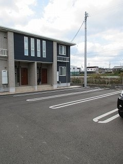 【駐車場】 駐車場に車を止められます