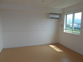 【居間・リビング】 ゆったり過ごせるリビングです