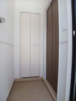 【玄関】 落ち着いた玄関です