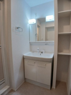 【洗面所】 広い洗面スペース