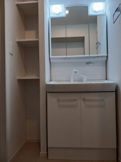 【洗面所】 ゆったりとスペースのある洗面所