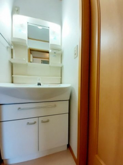 【洗面所】 コンパクトで使いやすい洗面所