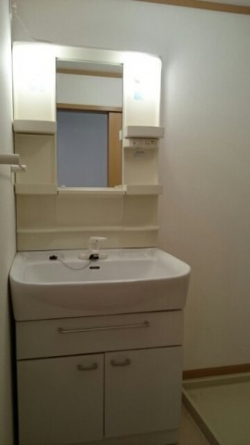 【洗面所】 コンパクトで使いやすい洗面所