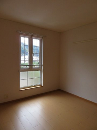 【内装】 内装は落ち着いています