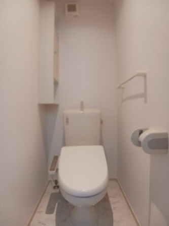 【トイレ】 シンプルで使いやすいトイレです