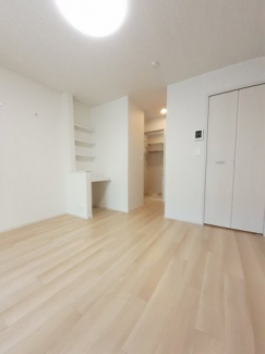 【内装】 内装は落ち着いています