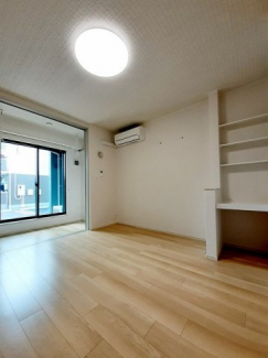 【内装】 内装は落ち着いています