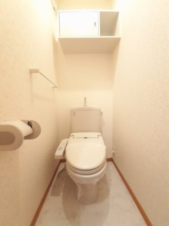 【トイレ】 コンパクトで使いやすいトイレです