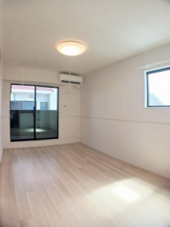 【内装】 内装は落ち着いています