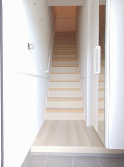 【玄関】 ゆったりとした玄関です