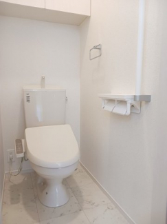 【トイレ】 コンパクトで使いやすいトイレです