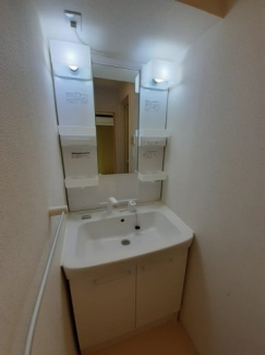 【洗面所】 【洗面所】
