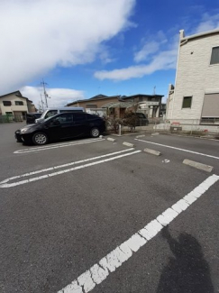 【駐車場】 【駐車場】