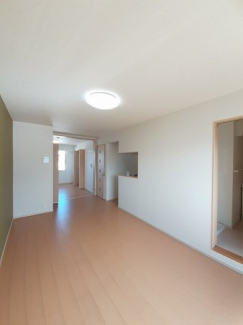 【居間・リビング】 【居間・リビング】