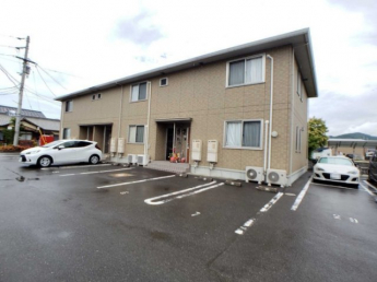 【駐車場】 【駐車場】