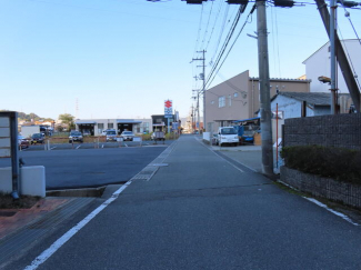 北側から南方向に撮影　姫路市道（高岡－７７）４．２ｍに間口約