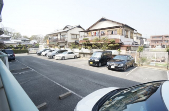 【駐車場】