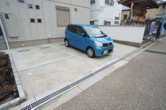 【駐車場】