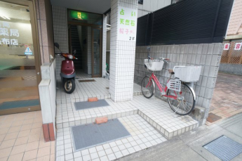 【エントランス】