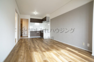 参考、同建物・反転間取りの号室