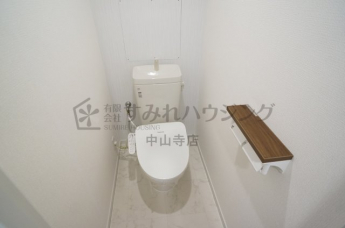 参考、同建物・反転間取りの号室