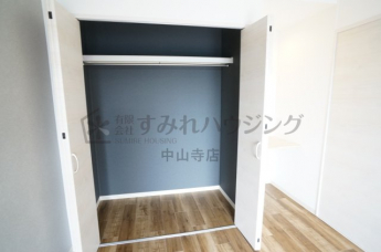 参考、同建物・反転間取りの号室