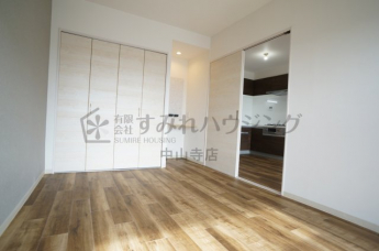 参考、同建物・反転間取りの号室