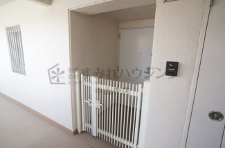 参考、同建物・反転間取りの号室