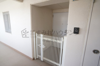 参考、同建物・反転間取りの号室