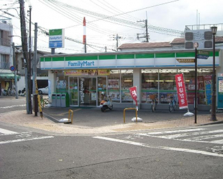 ファミリーマートまで120m