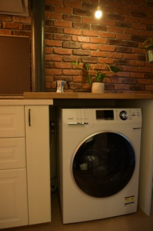 ドラム式洗濯機が完備されています。