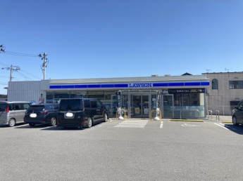 ローソン中新田岡町店まで222m