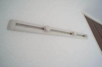 カバンをかけたり、服をかけたりできますよ！